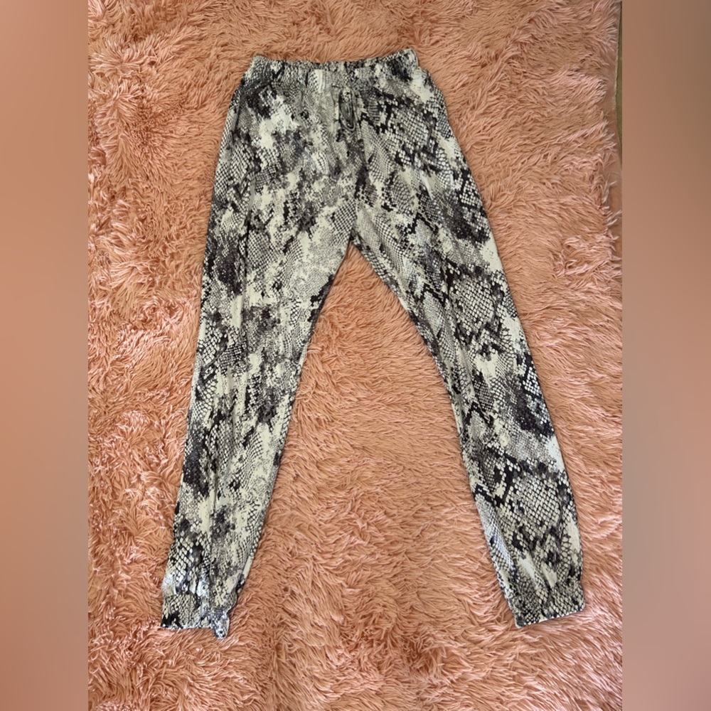 Snake print flowy leggings. Cuffed at the bottom